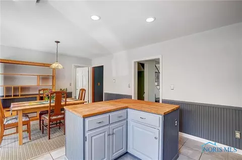 817 Phillips St, Maumee, OH 43537 photo 14