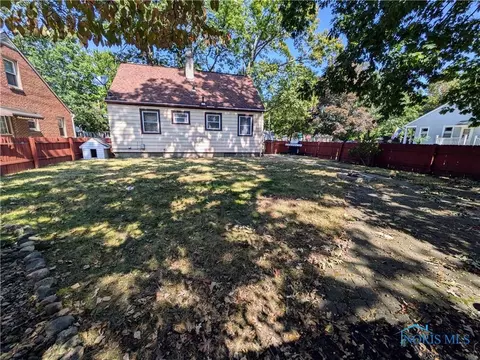 2719 Castleton Ave, Toledo, OH 43613 photo 24