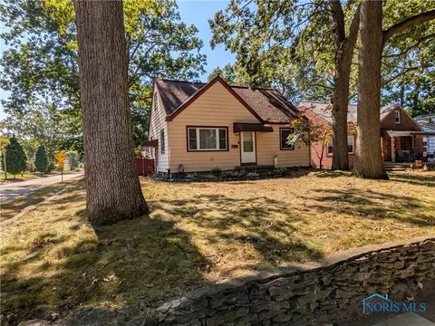 2719 Castleton Ave, Toledo, OH 43613 photo 2