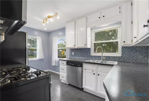 2719 Castleton Ave, Toledo, OH 43613 photo 9