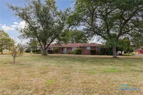 2923 Ayers Rd, Millbury, OH 43447