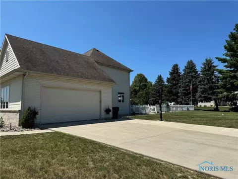 105 Shaffer Blvd, Bryan, OH 43506 photo 2