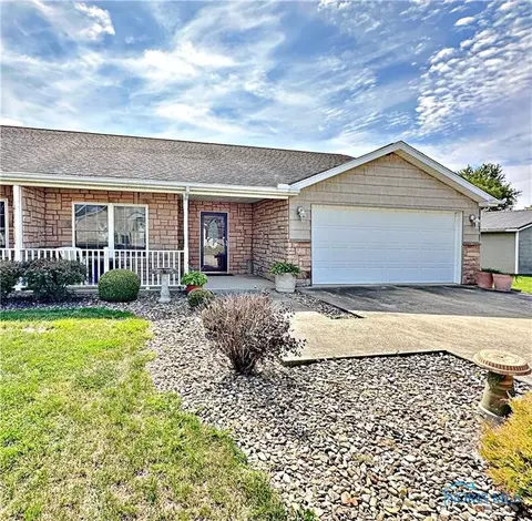 208 N Woodwind Dr, Attica, OH 44807