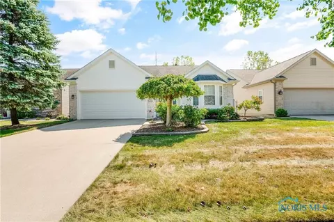 7023 Offshore Dr, Maumee, OH 43537