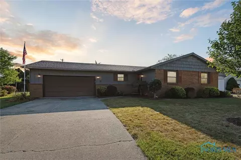115 Bordeaux Dr, Napoleon, OH 43545