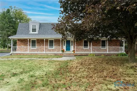 530 Carol Ln, Perrysburg, OH 43551