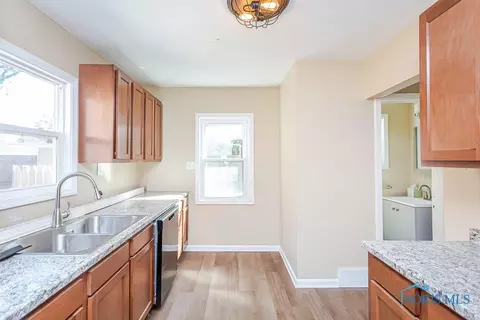3652 Douglas Rd, Toledo, OH 43613 photo 17