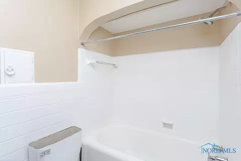 3652 Douglas Rd, Toledo, OH 43613 photo 32