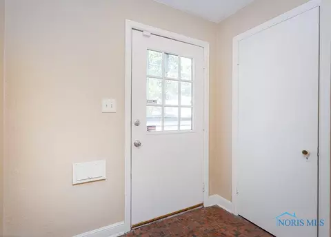 3652 Douglas Rd, Toledo, OH 43613 photo 4