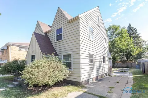 3652 Douglas Rd, Toledo, OH 43613 photo 3