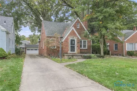 3721 Mapleway Dr, Toledo, OH 43614