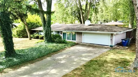 3247 E Lincolnshire Blvd, Toledo, OH 43606