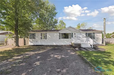200 S Walnut St, Fayette, OH 43521 photo 4