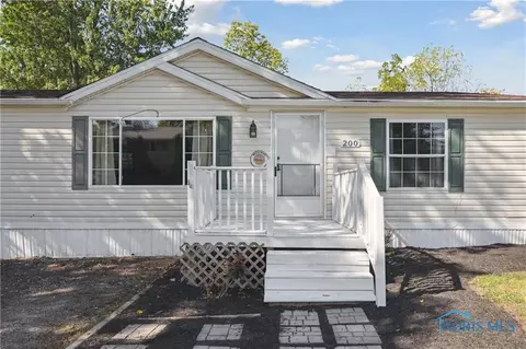 200 S Walnut St, Fayette, OH 43521 photo 5