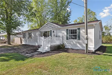 200 S Walnut St, Fayette, OH 43521