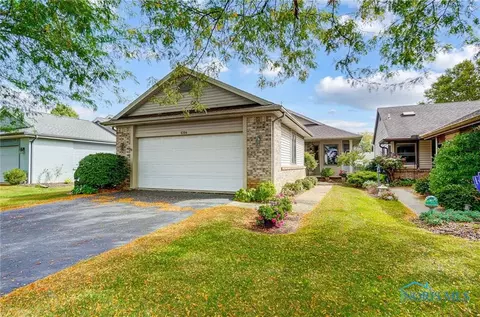 6104 Centennial Rd, Sylvania, OH 43560