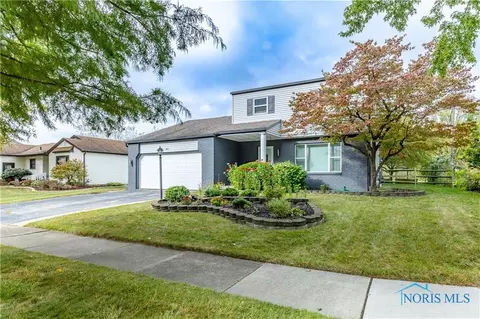 1450 Eastland Dr, Oregon, OH 43616