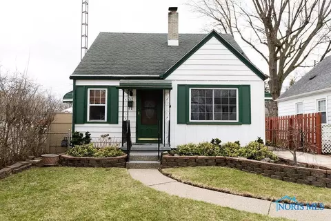 715 W Gramercy Ave, Toledo, OH 43612