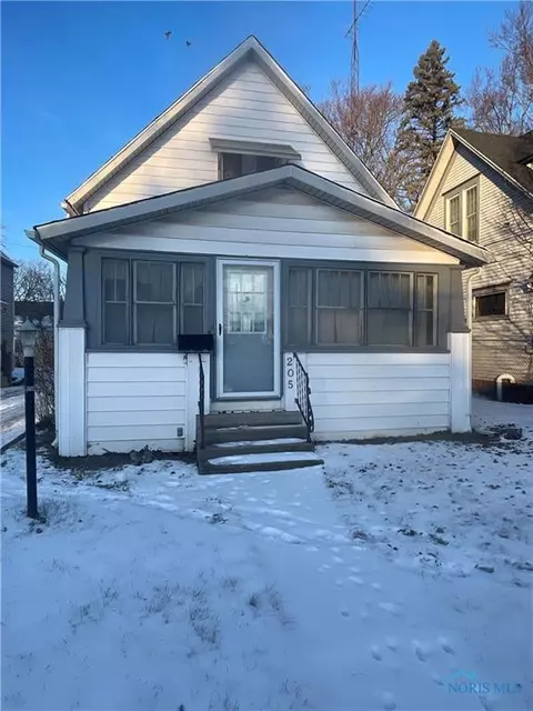 205 W Water St, Montpelier, OH 43543