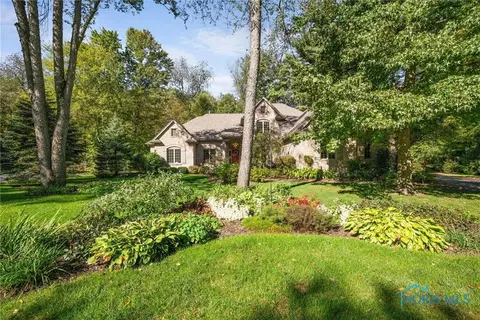11368 Birch Pointe Dr, Whitehouse, OH 43571