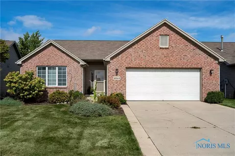 10164 N Shannon Hills Dr, Perrysburg, OH 43551