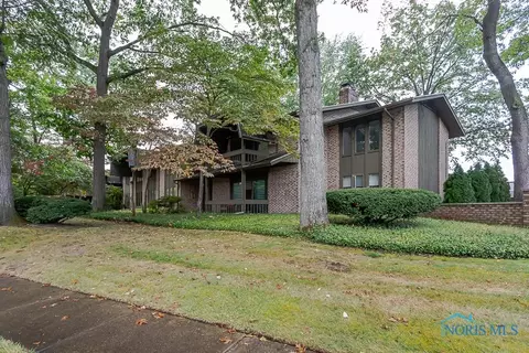 4075 Newcastle Dr #4H, Sylvania, OH 43560