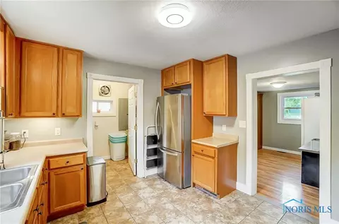 211 E Perrin Ave, Mccomb, OH 45858 photo 17