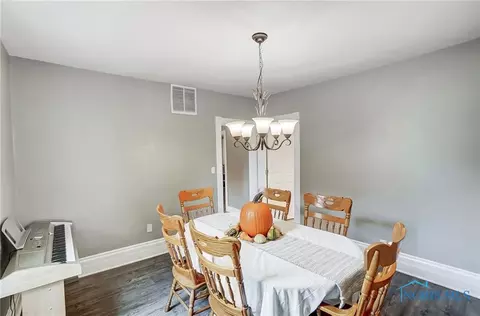 211 E Perrin Ave, Mccomb, OH 45858 photo 13