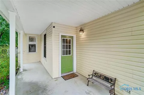 211 E Perrin Ave, Mccomb, OH 45858 photo 4