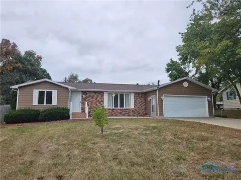 230 Ruth Ann Dr, Defiance, OH 43512