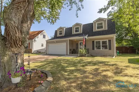 625 Bruns Dr, Rossford, OH 43460