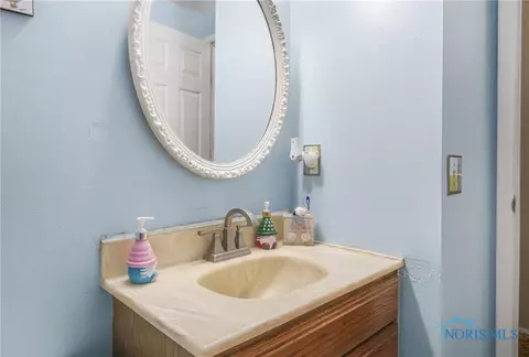 521 Richards Rd, Toledo, OH 43607 photo 17
