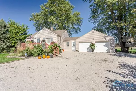 3639 Corduroy Rd, Oregon, OH 43616