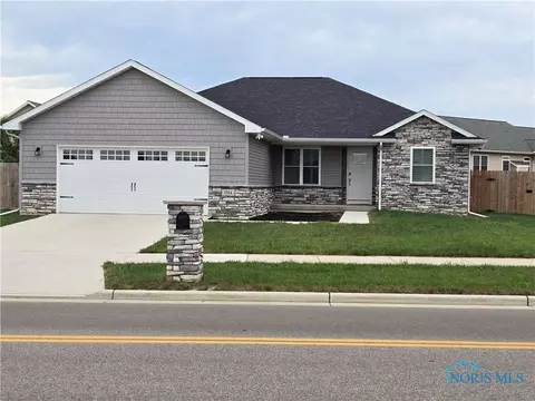 1364 Clairmont Ave, Napoleon, OH 43545