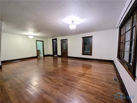 305 E Main St, Wayne, OH 43466 photo 13