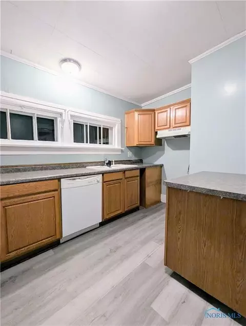 305 E Main St, Wayne, OH 43466 photo 8