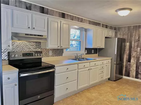161 Crestview Ln, Tiffin, OH 44883 photo 11