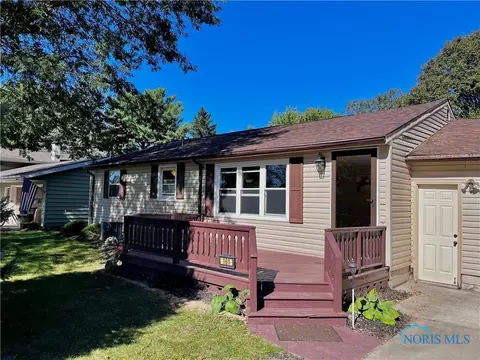 161 Crestview Ln, Tiffin, OH 44883 photo 2