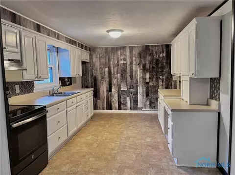 161 Crestview Ln, Tiffin, OH 44883 photo 9
