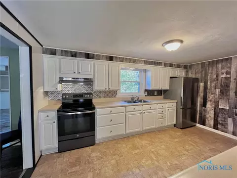 161 Crestview Ln, Tiffin, OH 44883 photo 10