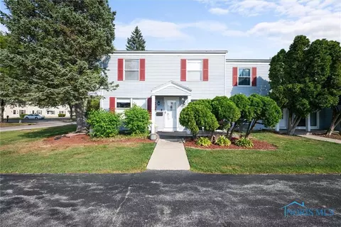 3696 Lakepointe Dr, Northwood, OH 43619