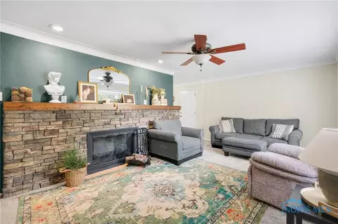 1071 Scribner St, Maumee, OH 43537 photo 5