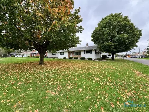 1700 Wildwood Dr, Defiance, OH 43512