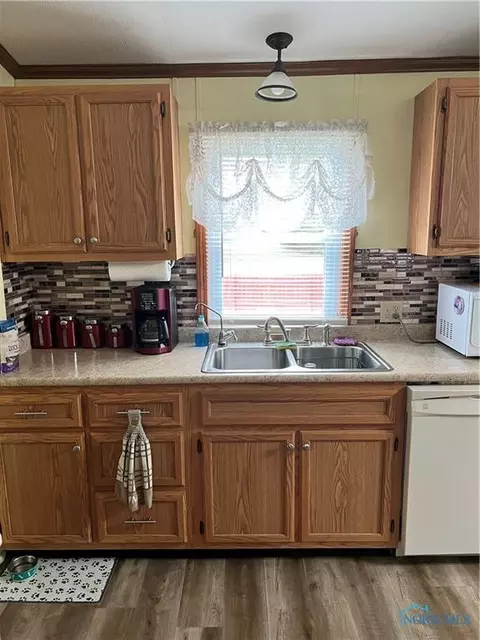 1811 E High St, Bryan, OH 43506 photo 10