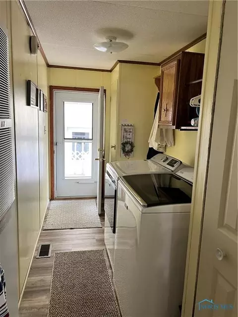 1811 E High St, Bryan, OH 43506 photo 8