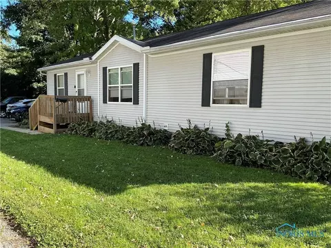 539 S Maple St, Bowling Green, OH 43402