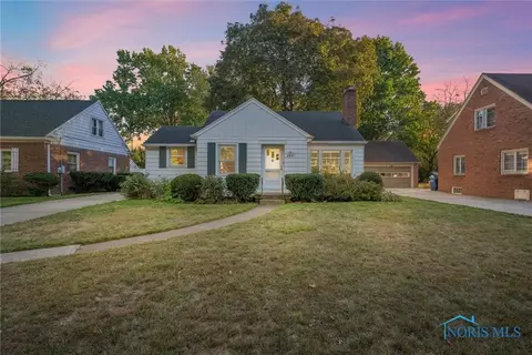 2321 Castlewood Dr, Toledo, OH 43613