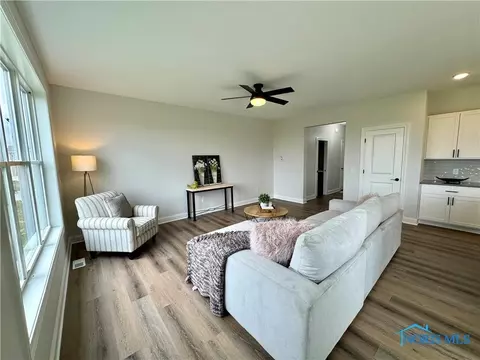 1867 Caleb Ct, Waterville, OH 43566 photo 3