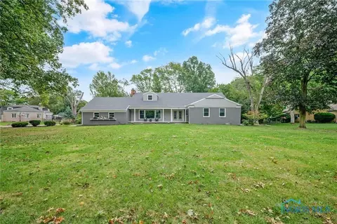 107 Rockledge Dr, Perrysburg, OH 43551