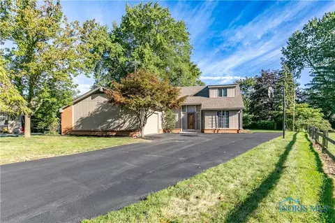 516 Highland Dr, Rossford, OH 43460